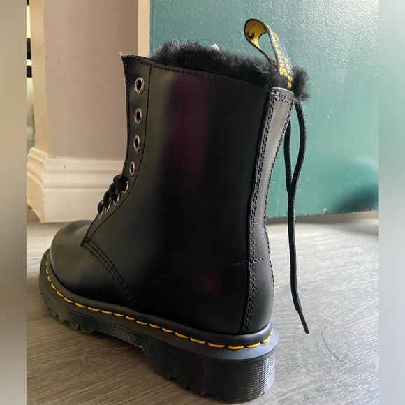 1460 WOMEN'S FAUX FUR LINED LACE UP BOOTS - Serena Doc Martens - size 5 - Picture 3 of 6